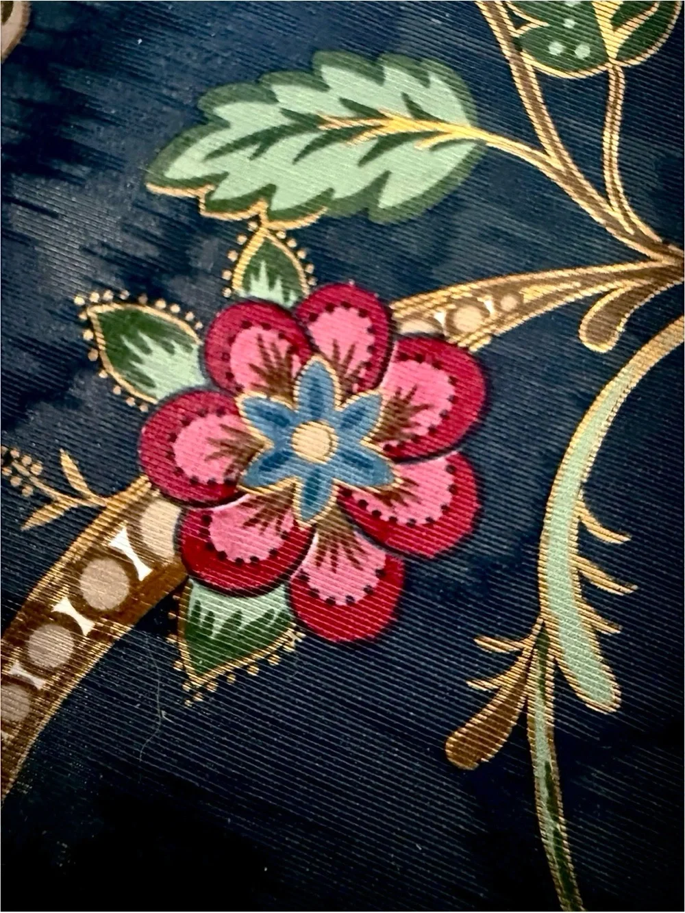 Vintage Floral WallPaper Navy Blue Textured MCM Style Moody Dramatic Flower (2)